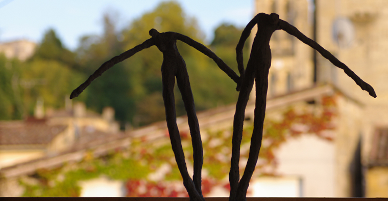 Couple de danseurs. Sculpture en ciment de Philippe Doberset