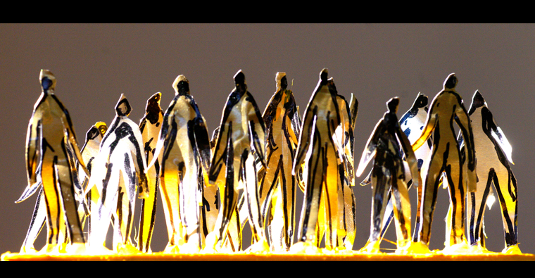 Groupe de danseurs. Sculpture en tôle de Philippe Doberset