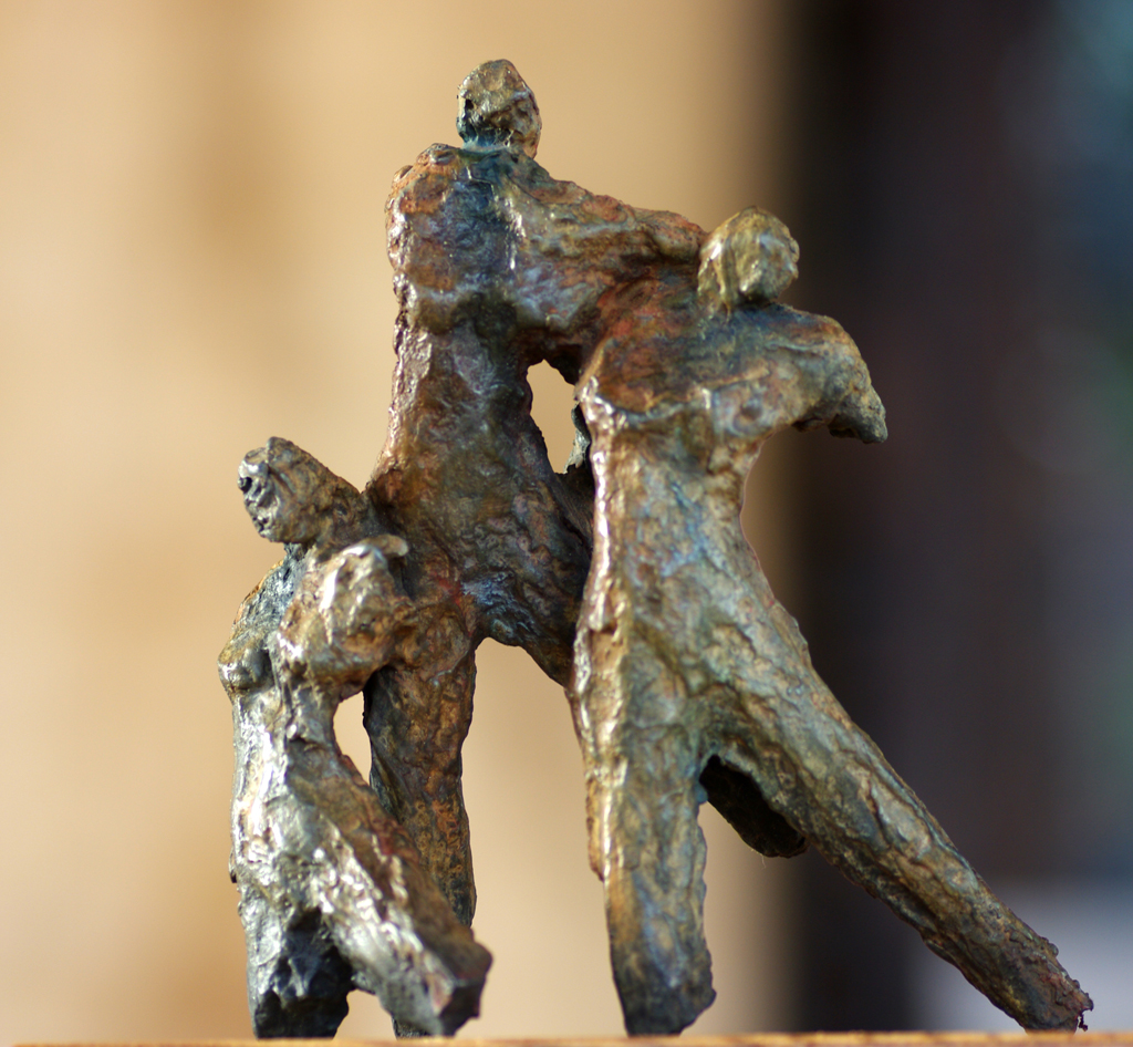 Les trois grâces.  Sculpture en bronze de Philippe Doberset