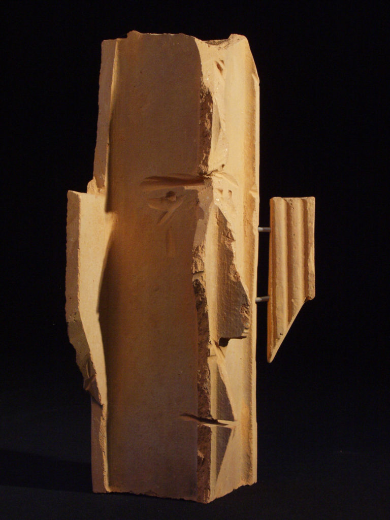 Autoportrait sculpture en brique taillée de Philippe Doberset