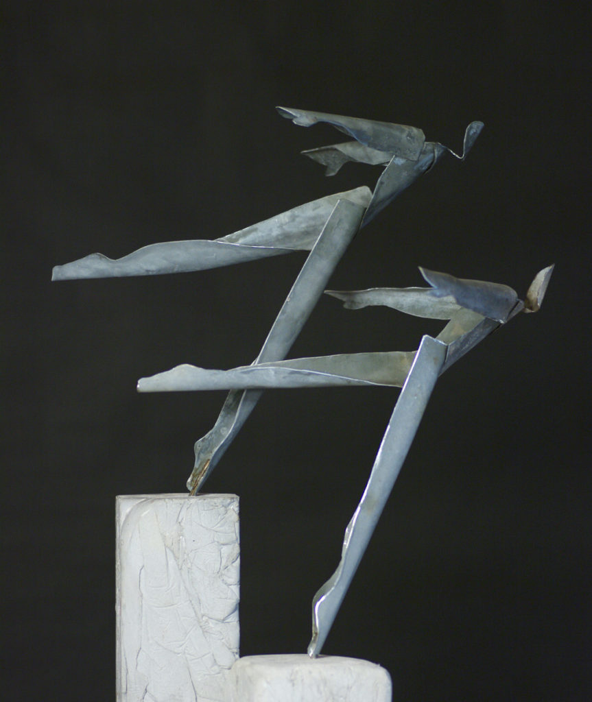 Envol à deux sculpture en zinc de Philippe Doberset