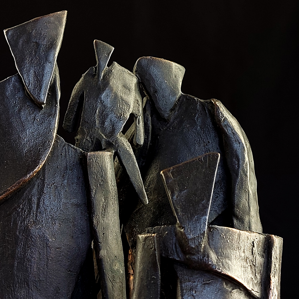 Groupe de huit  personnages en bronze. Détails. Sculpture de Philippe Doberset
