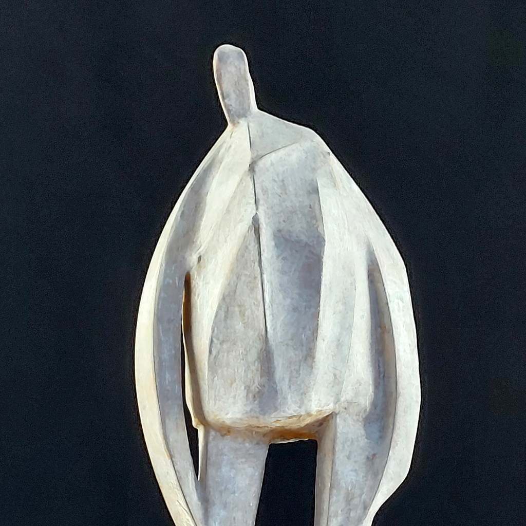 Exos Personnage debout. sculpture polychrome de Philippe Doberset