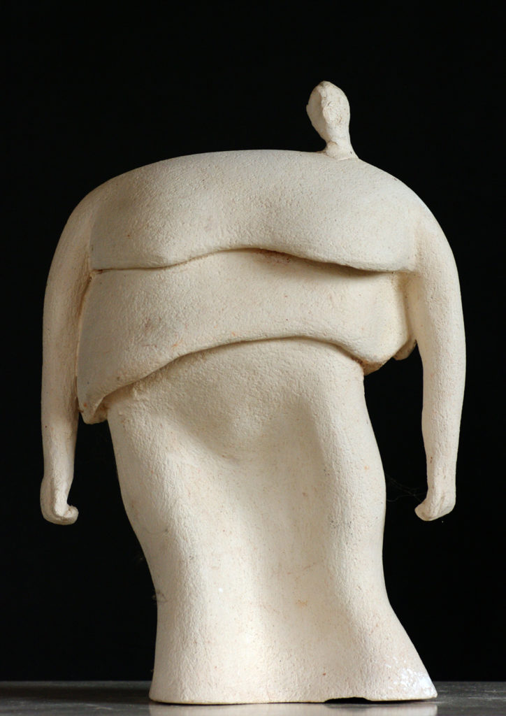 Personnage de la série pachys . Sculpture en terre cuite de Philippe Doberset