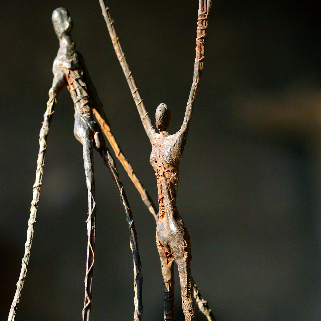 Couple de bronze de la série Pas de deux. Sculpture de Philippe Doberset