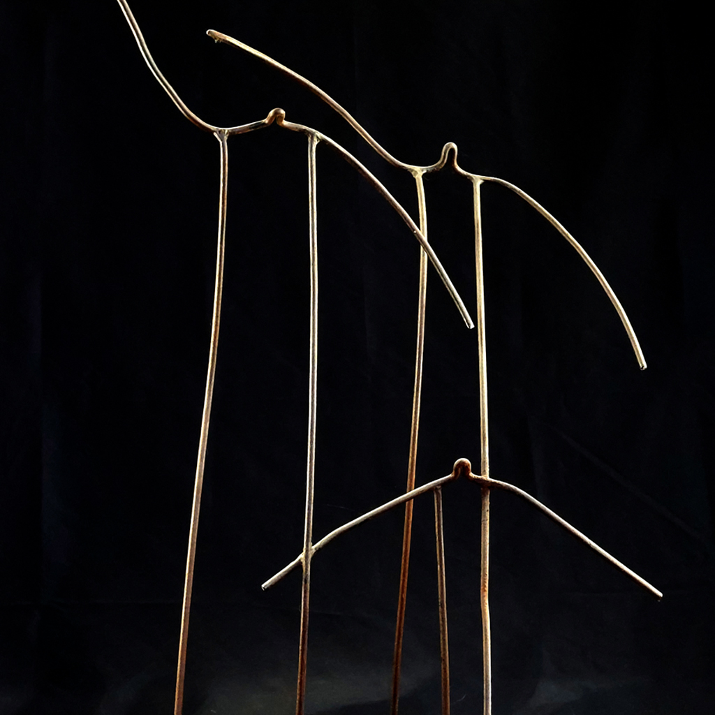 L'enfant. sculpture en acier de Philippe Doberset