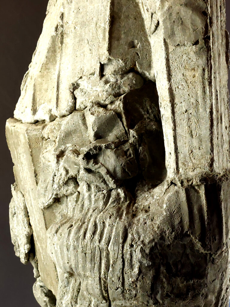 Le troisième homme sculpture en béton de Philippe Doberset représentant un personnage debout