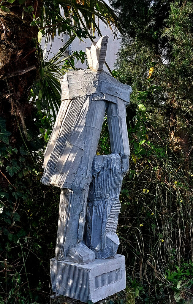 Personnage en béton. Sculpture de Philippe Doberset