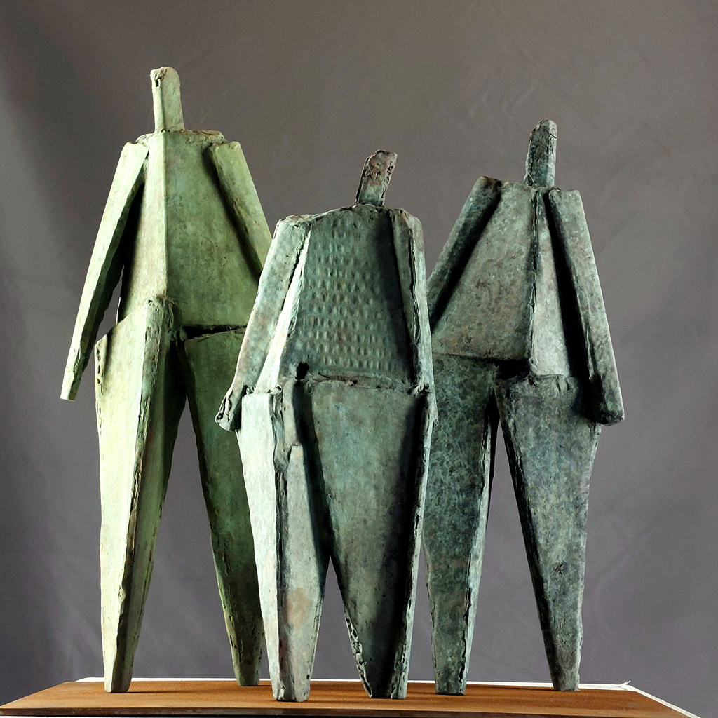 Trois passants de bronze